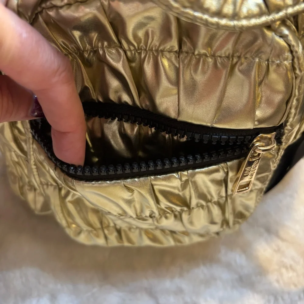 NWT Madden Girl Backpack Metallic Gold Quilted Drawstring Shiny Black Zip Straps